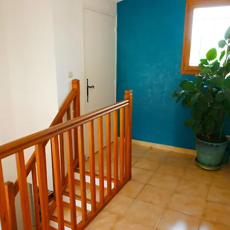 D Hotes De La Louve Bed & Breakfast 4*