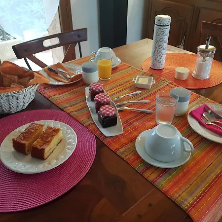 Oda ve Kahvaltı D Hotes De La Louve