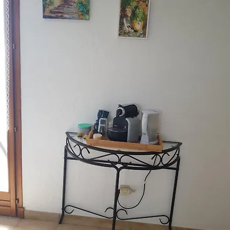 D Hotes De La Louve Bed and Breakfast Fréjus