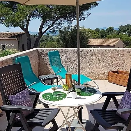 D Hotes De La Louve Panzió Fréjus
