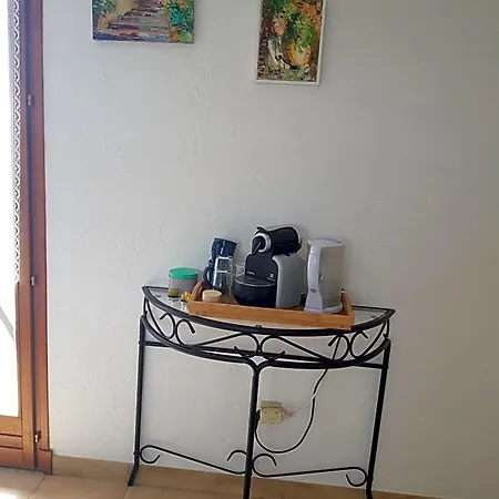 D Hotes De La Louve Fréjus
