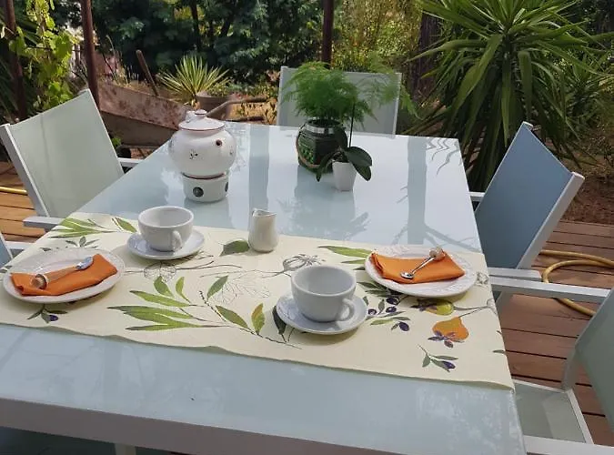 D Hotes De La Louve Bed and breakfast 4*