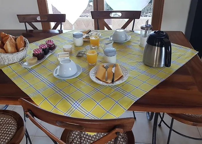 Bed and breakfast D Hotes De La Louve Fréjus